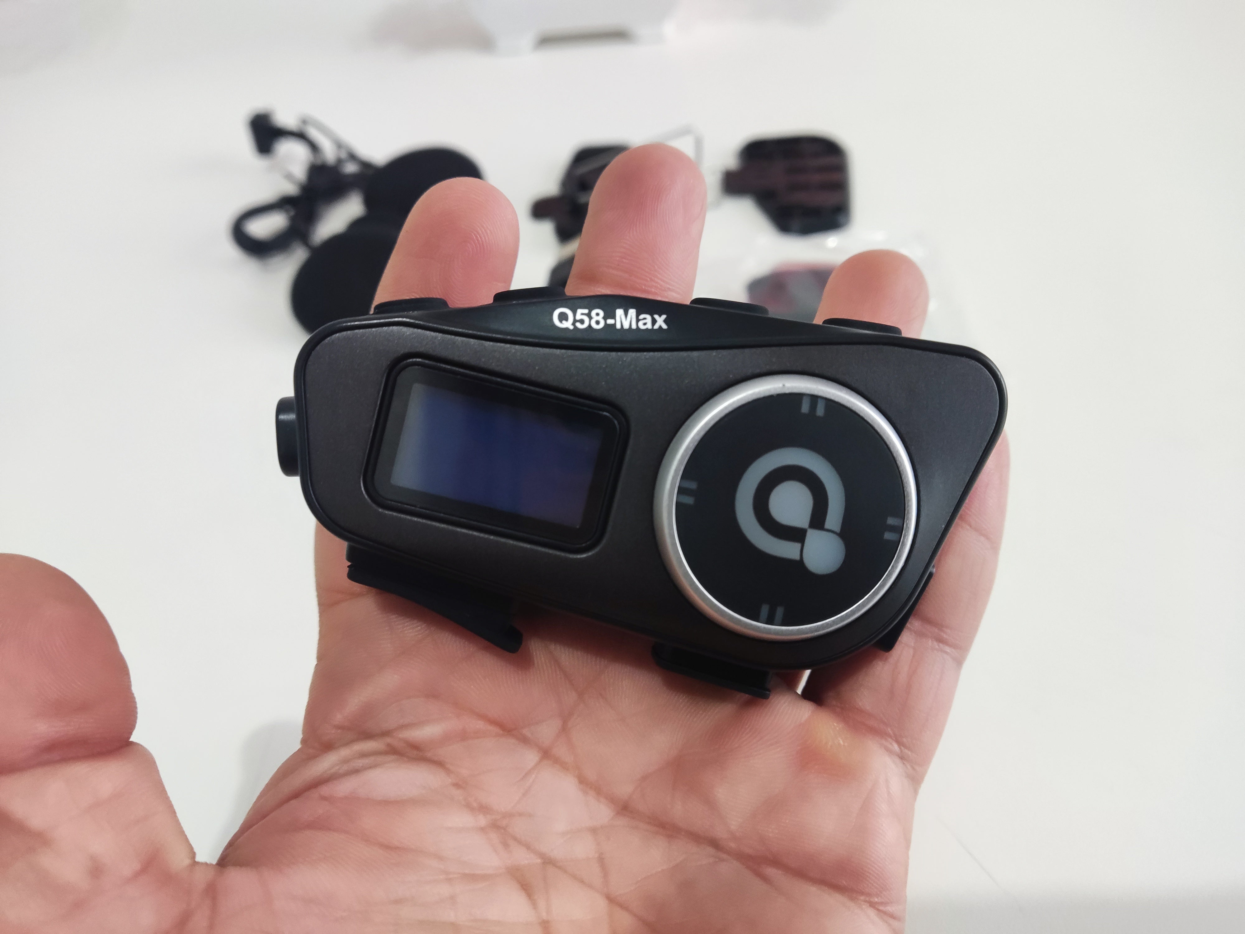 Q58 Max Intercomunicador FM Display Equalizador MicroSD