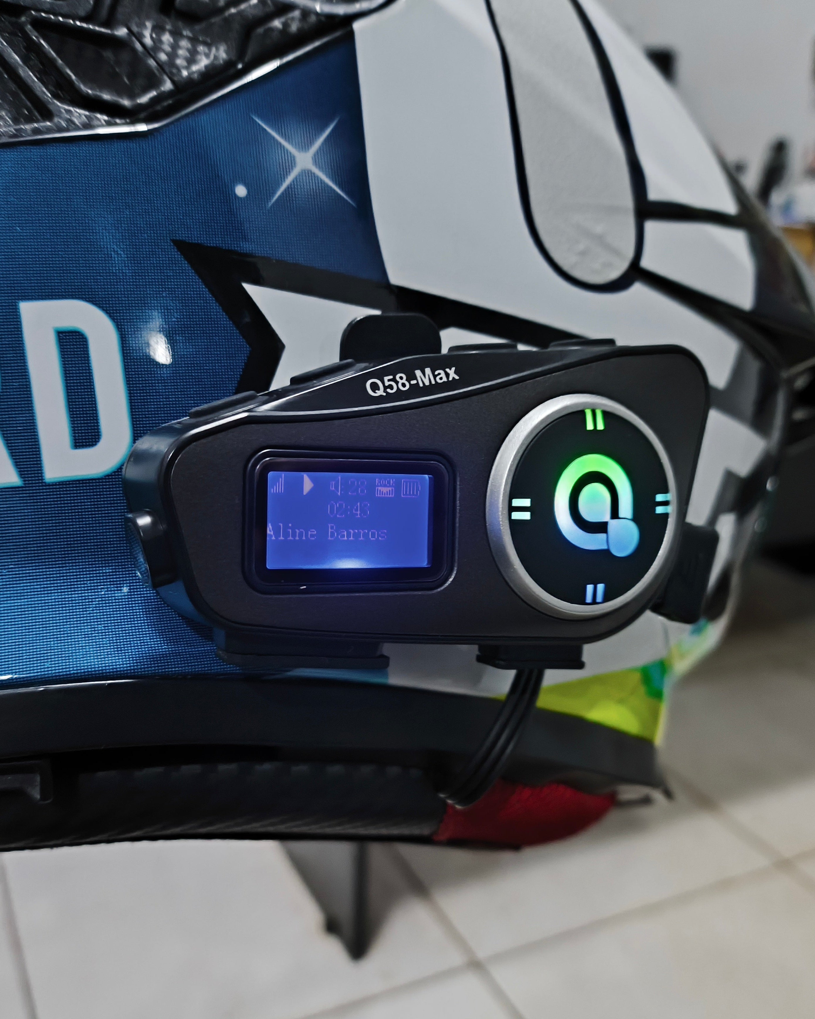 Q58 Max Intercomunicador FM Display Equalizador MicroSD